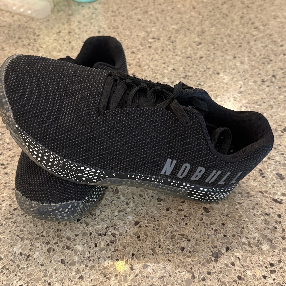 NoBull Trainer Plus (“Black Surface”) women’s  Size 8.5 mens size 7